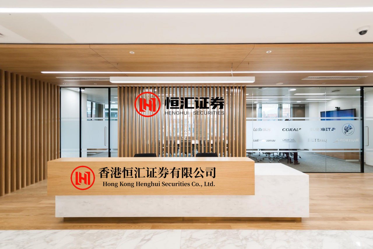杠杆配资公司官网 杨子姗在上海买房 晒豪宅内景给女儿在家装滑梯 餐厅厨房大到能跑步